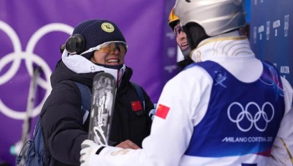 开云官网-冠军伉俪，比翼齐飞